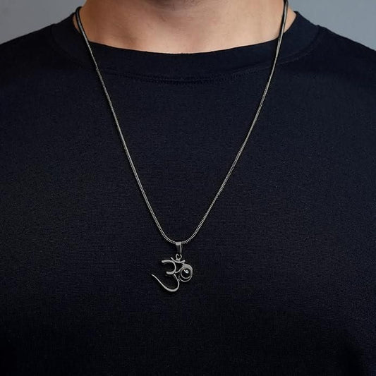 ๐๏ธ Om Pendant with Adiyogi โ Spiritual Energy & Divine Protection in One Pendant ๐โจ